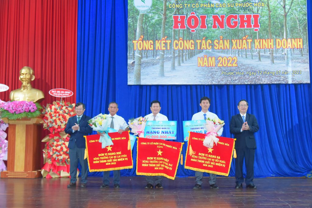Lợi nhuận Cao su Phước Hòa đạt 923 tỷ đồng